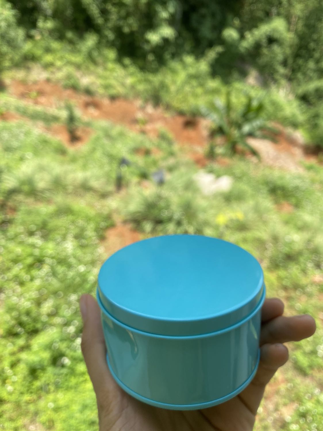 Mình hay mua 2 miếng lẻ ở những cửa hàng khác. Mua 1 hộp như thế này tiết kiệm hơn nhiều. Dán cũng khá ổn nữa ạ