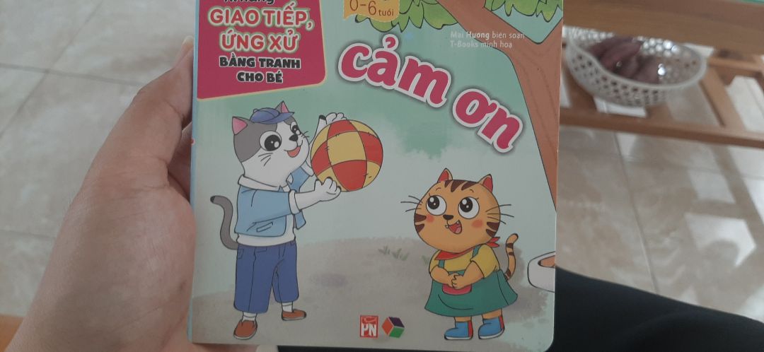 sách gọn đẹp. combo 8 cuốn nhỏ xinh 143k ok. nên mua cho bé.