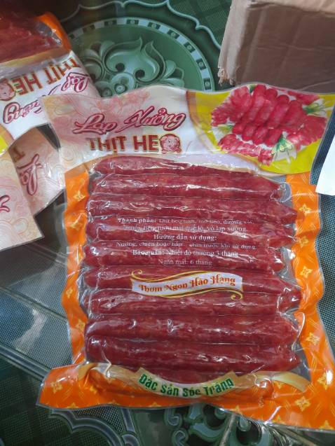 Treo đầu dê bán thịt *** lần trước đặt 1 lần lạp xưởng tươi thì giao lạp xưởng khô ăn như đấm vào mồm tưởng nhầm nên đặt lại lần 2 thì y chang nhau