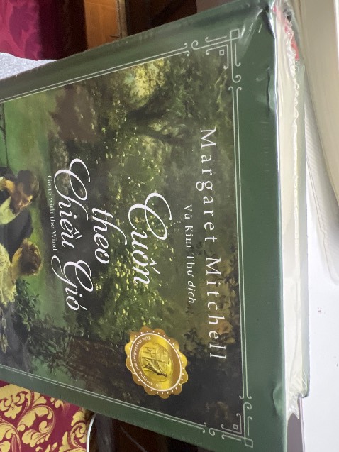 Bị móp trời ơi buồn quá😭😭 sách thường thường mik rất thương và cất rất kĩ nên gặp sách móp z sót lắm 🤧