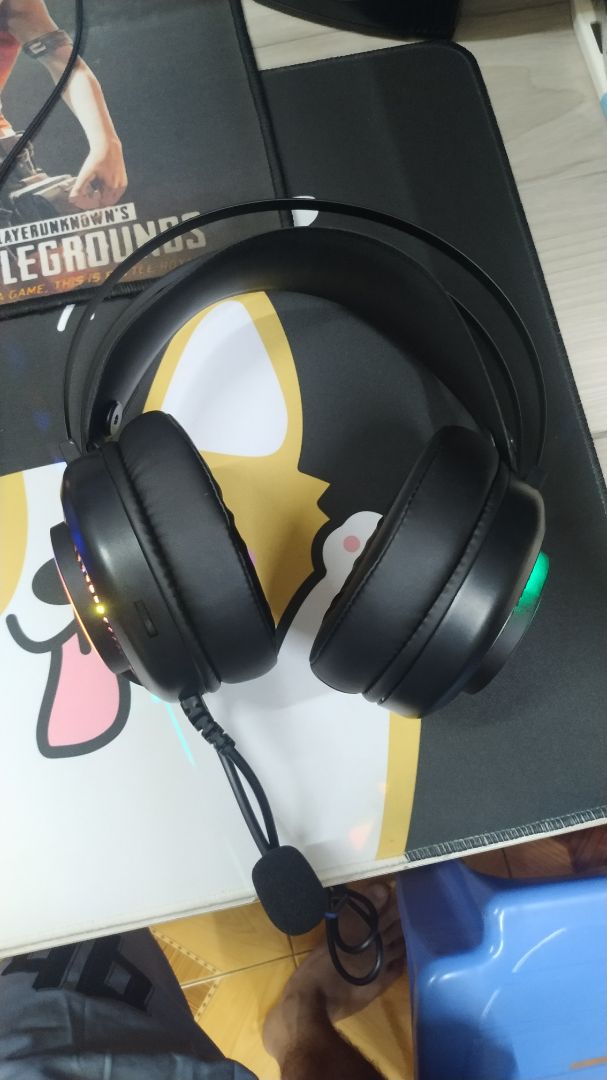 Mình đặt mua sản phẩm ngày *** được tiki và shop giao khá nhanh sang ngày *** đã giao hàng. Nhưng khi sử dụng mình phát hiện ra tai bên phải nghe rất nhỏ, hầu như không nghe. Tai trái nghe lớn và rõ âm. Shop cho mình sản phẩm này bị lỗi như này có thể đổi cho mình đơn hàng khác được không ạ. Cám ơn