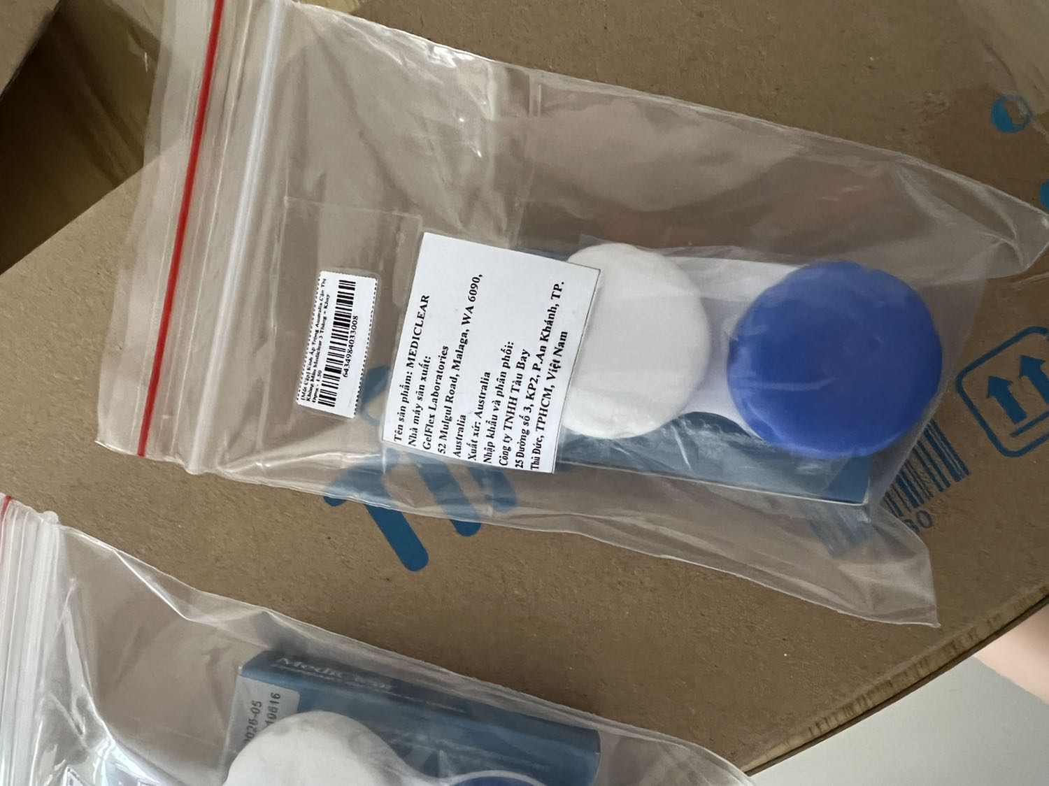 mung 3 ma giao hang nhan duoc ngay trong 2gio ke tu luc dat. lens deo de chiu tot lam👍🏻 mung 3 ma giao hang nhan duoc ngay trong 2gio ke tu luc dat. lens deo de chiu tot lam👍🏻