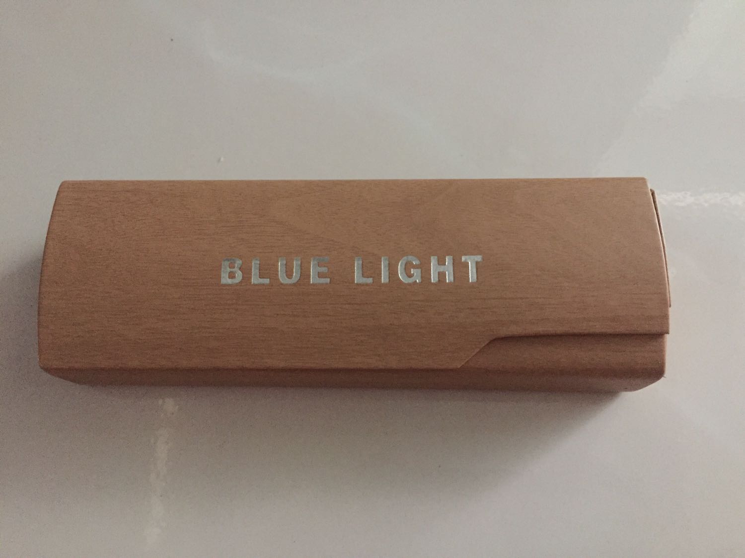 Dịch nên hơn cả tháng mới tới tay:( , hàng đẹp chất lượng đóng gói kĩ.