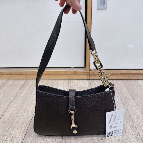 Hàng đẹp chất da ok form túi đẹp ko móp form giao hàng nhanh cực