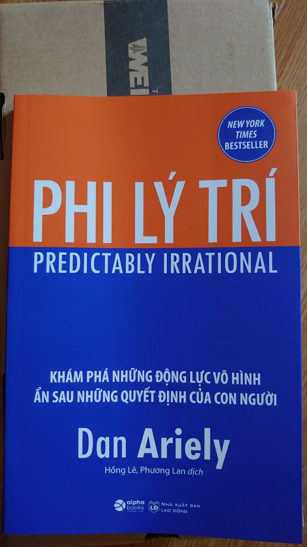 Sách đep. nội dung khá hấp dẫn về tâm lý con người.
giải thích về 1 số hành vi mang tính phi lý trí của con người trong cuộc sống qua quan sát hành vi và các thực nghiệm. các kết luận bất ngờ và thú vị.
nhìn chung sách của Dan Ariely đều đáng đọc cả.
Tuy nhiên sách giao cho mình là bản khổ lớn không như mô tả sản phầm. Sách đep. nội dung khá hấp dẫn về tâm lý con người.
giải thích về 1 số hành vi mang tính phi lý trí của con người trong cuộc sống qua quan sát hành vi và các thực nghiệm. các kết luận bất ngờ và thú vị.
nhìn chung sách của Dan Ariely đều đáng đọc cả.
Tuy nhiên sách giao cho mình là bản khổ lớn không như mô tả sản phầm.