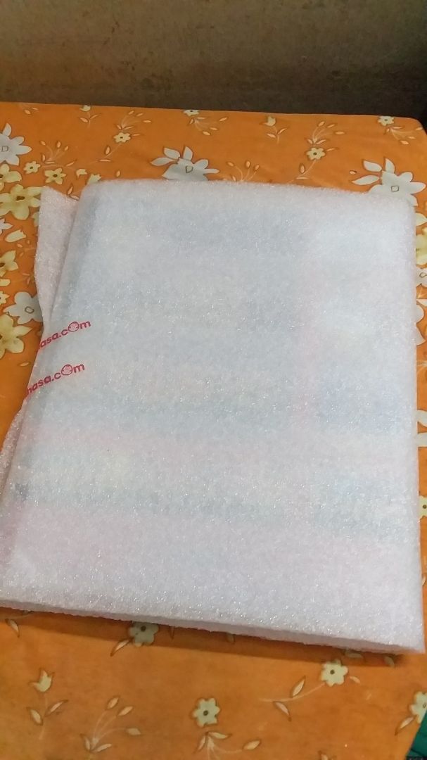 Màu sắc đẹp, tươi sáng, có cái là màu nâu hơi nhiều tông, nếu có thêm màu hồng + xanh ngọc pastel nữa thì tuyệt !.. Trừ 1 điểm