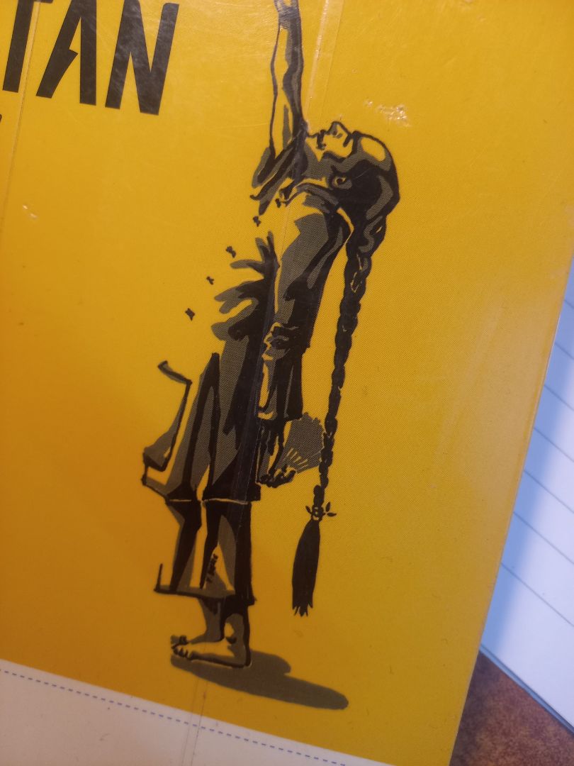 Xem review của chị Hà Khuất thì quyết định mua. Một lựa chọn sáng suốt.
Truyện ngắn của Lỗ Tấn được kể một cách rất thông minh và cuốn hút. Một cuộc đời người theo cách ông kể khiến người đọc cảm nhận được rất nhiều khía cạnh (cùng lúc nha :) ) xót thương và hài hước, nó như một cái gì rất mâu thuẫn. 
Rất đáng đọc!!! 
Cảm ơn nhà sách, shipper.v..v.. 🥰 Xem review của chị Hà Khuất thì quyết định mua. Một lựa chọn sáng suốt.
Truyện ngắn của Lỗ Tấn được kể một cách rất thông minh và cuốn hút. Một cuộc đời người theo cách ông kể khiến người đọc cảm nhận được rất nhiều khía cạnh (cùng lúc nha :) ) xót thương và hài hước, nó như một cái gì rất mâu thuẫn. 
Rất đáng đọc!!! 
Cảm ơn nhà sách, shipper.v..v.. 🥰