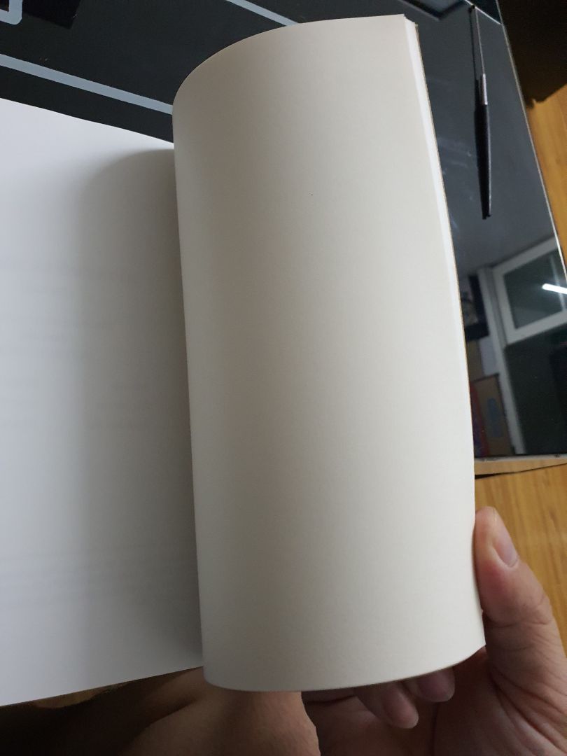 không hợp lý về giá. sách in kém chất lượng, nhiều trang không đọc được nội dung, khổ 144mmx206mm dày 75 trang. giá 83k. nói chung cảm giác mua bị hố. ở ngoài cầm tận tay sẽ không mua những sách thế này.