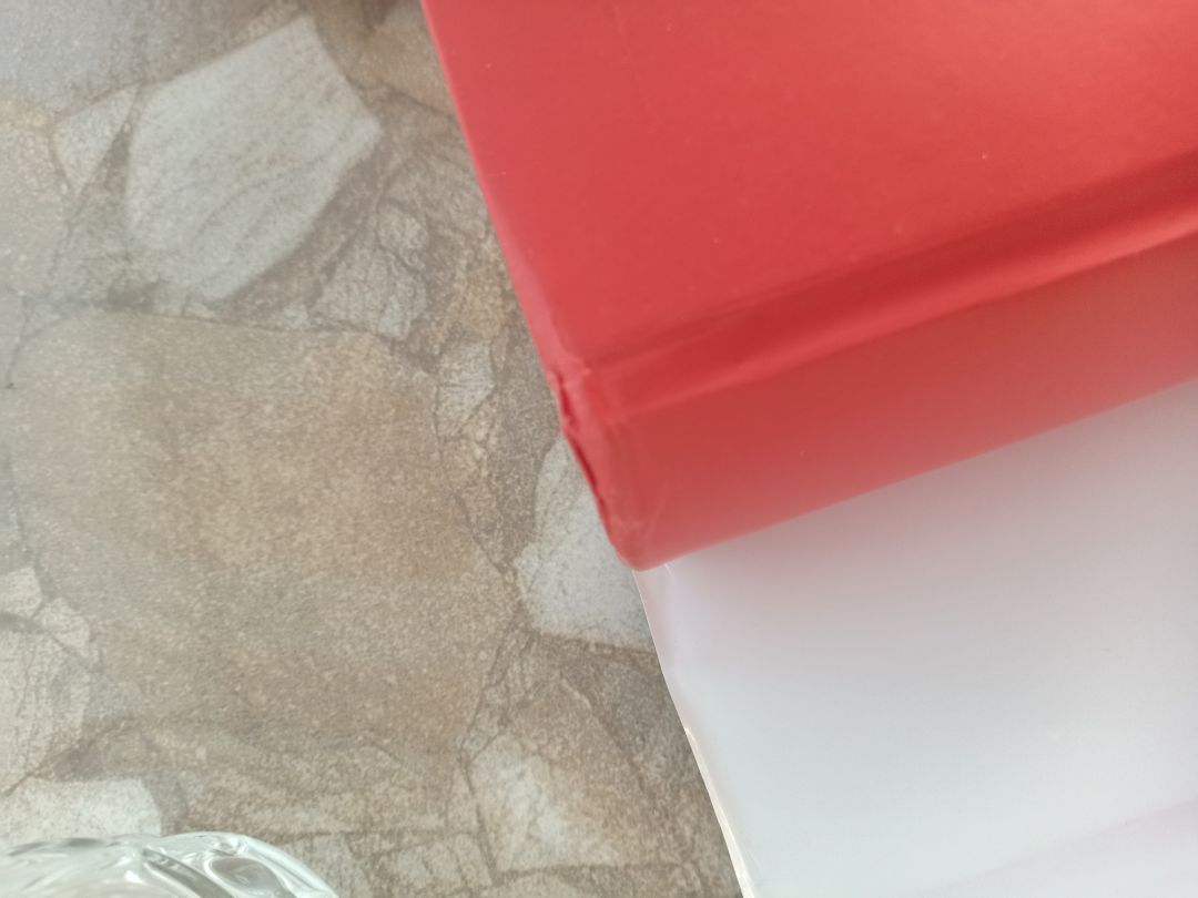 Thật sự đây là lần đầu tiên mình cảm thấy rất tệ về cách đóng gói và vận chuyển của TIKI, sách thì như mn thấy trông hình, thật sự đây là một cuốn sách khá đắt của Omega nên bị như thế thật sự mk khá bực, mong TIKI sẽ khắc phục khâu giao hàng