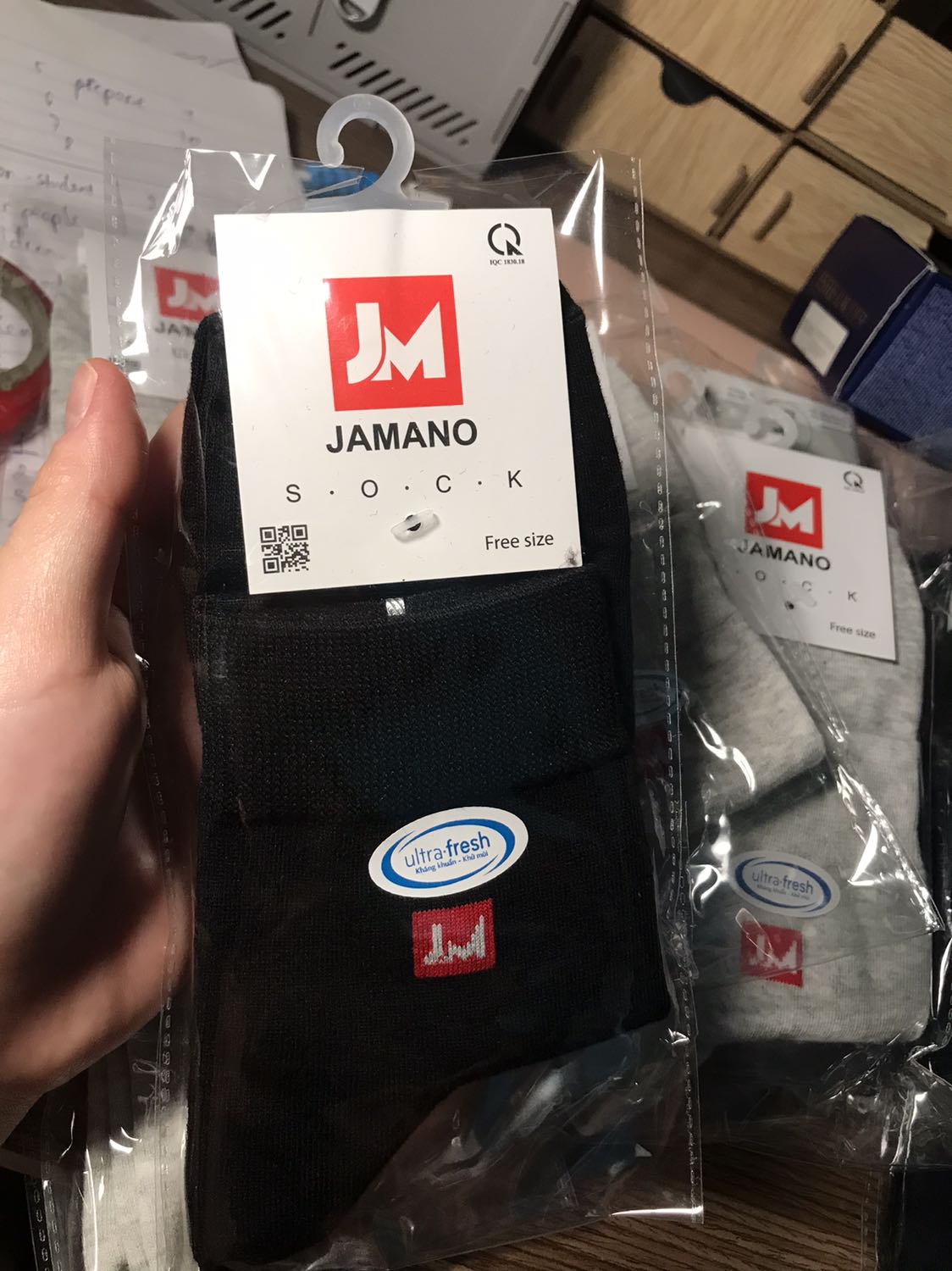 Xịn xò *** lắm mn ạ. Nên mua nhé tất ko quá dày nhưng co giãn tốt mua trên tiki giá rẻ nhất rồi. Hài lòng