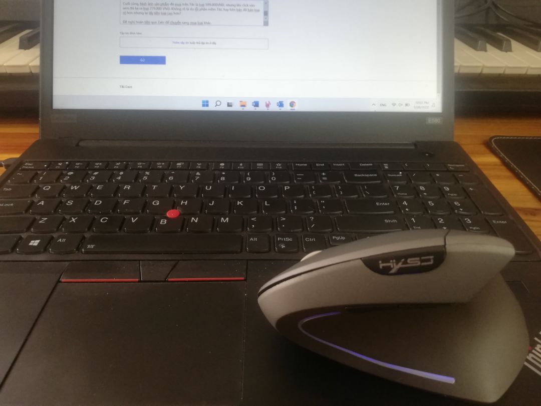 Bật lên dùng ban đầu nhạy, nhưng để một lúc không dùng thì con trỏ chuột không nhạy, lờ đờ mặc dù đã xạc pin đầy hoặc đang cắm trực tiếp dây sạc qua usb máy tính. Gạt đi tắt bật lại on/off lại nhạy, rồi lại lờ đờ.. Đang đề nghị đổi trả để mua loại khác dù rất thích tính năng chống mỏi tay.