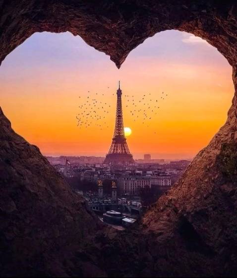 Rộng rải thoải mái, gọn nhẹ, dễ di chuyển, giao hàng nhanh.