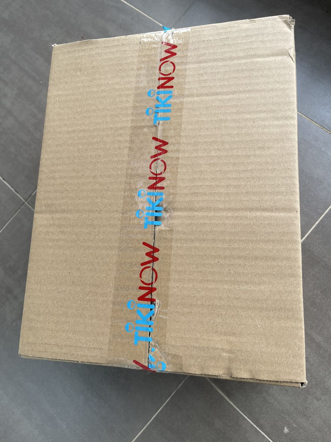 Chời ơi nhìn xịn xò lắm luôn,  nam nữ đeo đều ok luôn, mua để laptop đi công tác mà nhin kiêu nay dễ xài chăc mẹ bỉm sưa đi đâu bỏ đồ cho con chăc cũng ok luôn ạ
Shop đóng hàng đẹp giao hang siêu nhanh, sẽ tiếp tục ủng hộ