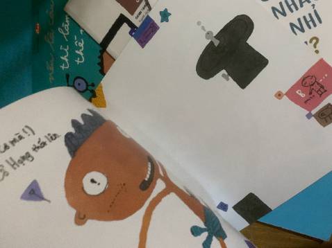 Gói kĩ.sách đẹp.hình vẽ sắc nét,chỉnh chu, còn được tặng thêm cả tấm hình dán