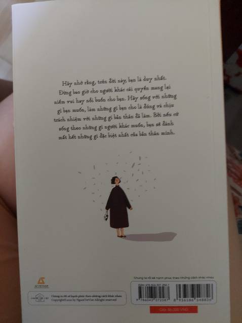 Mình mua vì mình thấy tựa khá là hay và hình ảnh bìa mình thấy khá thích mình có coi sơ qua review thì nhiều bạn kêu là về tình yêu là chính đọc qua mục lục là đủ hiểu nhưng mà về tình yêu thì cũng khá thú vị để đọc