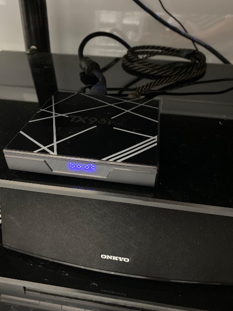 Đầu Ti vi box TX9 Q Pro mình mua được một tháng mấy ngày , nay khởi động lại liên tục , xong rồi treo luôn shop ơi ! 
Shop xem trợ giúp mình đổi trả nhé - Số đt mình : ***