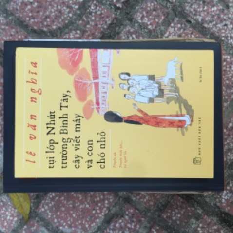 Sách tốt, nguyên bọc.
Đóng gói không tốt nên cuốn bìa cứng mua cùng đơn hàng bị móp cạnh!