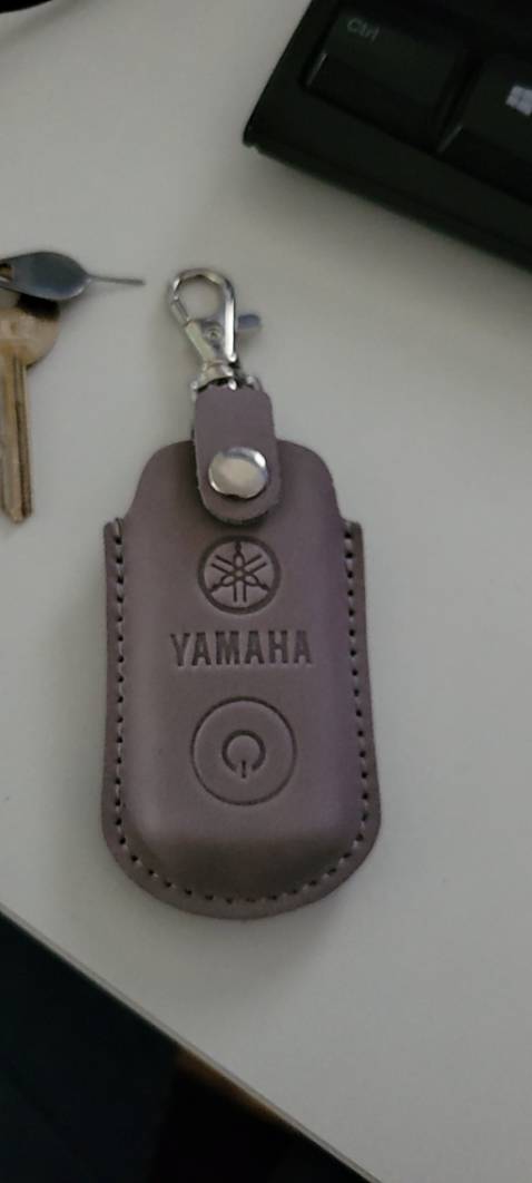 Màu không đẹp như trên ảnh, nút giữ dễ tuột, chất lượng da tốt