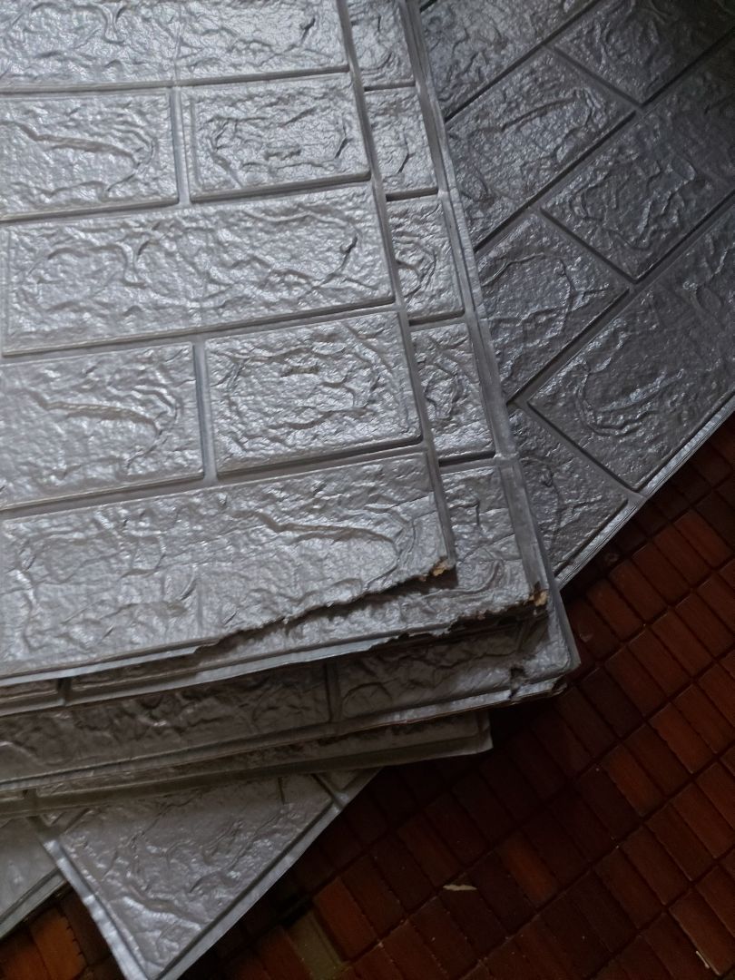 Mình đặt mua 20 tấm những chỉ nhận được 15 tấm. Giấy khá mỏng và rất nhiều tấm bị lỗi như hình.