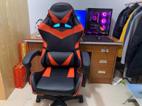 Ghế đẹp, chắc chắn phù hợp với số tiền bỏ ra, ngồi em này lâu đỡ đau lưng và vai hẳn 😁