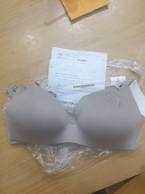 Đặt áo ngực không họng Uniqlo màu DA nhưng gửi hàng màu XÁM đậm với lý do ko còn áo ngực màu da!!!
Tại sao không liên hệ khách hàng để hỏi? Lý do không có *** khách! VAI TRÒ CỦA TIKI Ở ĐÂU TRONG VỤ VIỆC NÀY?
PHẢI CHĂNG DO KH THANH TOÁN TRƯỚC NÊN MUỐN GIẢI QUYẾT SAO CŨNG ĐƯỢC MIỄN LÀ CÓ HÀNG GIAO LÀ ĐƯỢC? ĐÂY LÀ CHỦ TRƯƠNG CỦA TIKI?