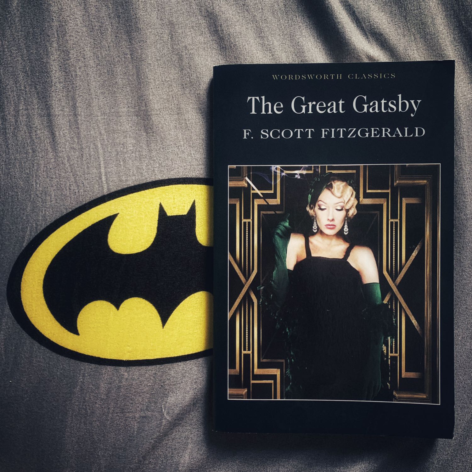 Đóng gói tốt , sách mỏng hơn mình tưởng , chữ hơi khít và nhỏ , nhưng bù lại vẫn hợp giá tiền .