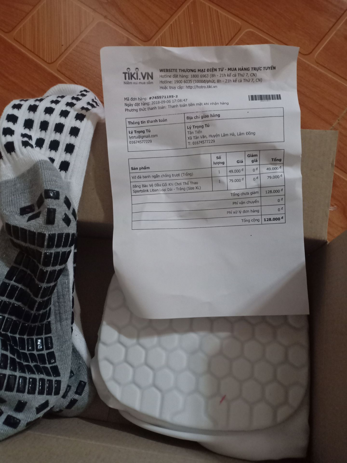 Mình đọc trên hỏi đáp thì thấy bảo giá 79k/ 1 cặp, nhưng khi nhận hàng chỉ có 1 chiếc, mong phản hồi từ shop