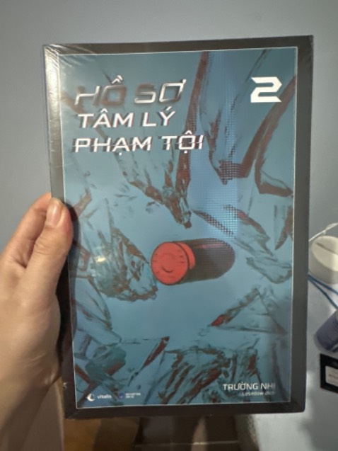 Giao hàng nhanh, đặt hôm trước hôm sau nhận được rồi, quyển rất dày, nghe review hợp gu nên mua theo