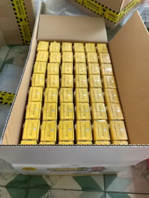 Sữa ngon vị trái dâu và chuối bằng trái cây tươi bé rất thích. Shop đóng gói cẩn thận, date tháng 6