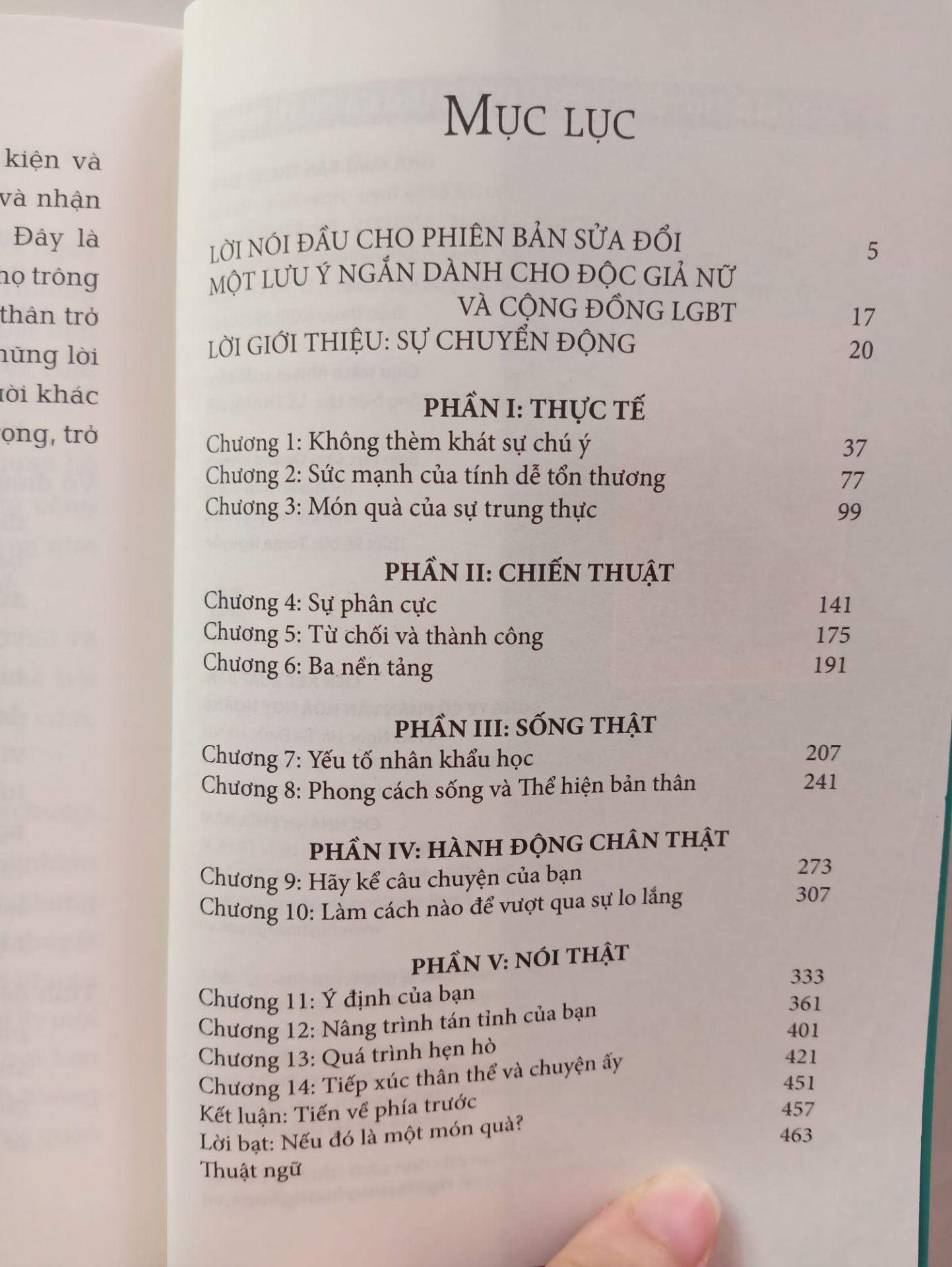 Mặc dù là nữ nhưng mà đọc rất thú vị. Kiểu xem cánh đàn ông các anh nghĩ gì về chị e phụ nữ chúng tôi ý. ? Và đương nhiên yêu đương là chuyện của cả nam và nữ. Và thật bất ngờ là anh Mark rất hiểu về phái yếu chúng tôi đấy. Các anh nên đọc chúng và đừng hành động một cách *** ngốc như những người bạn với chúng tôi làm gì.