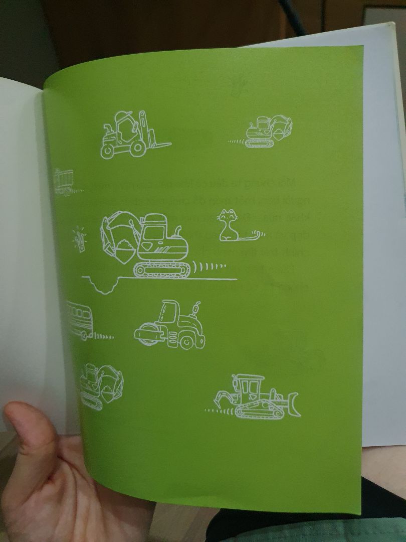 bé nhà mình thích xe nên mình mua bộ xe này. nội dung phù hợp vs các bạn nhỏ 4-5 tuổi.