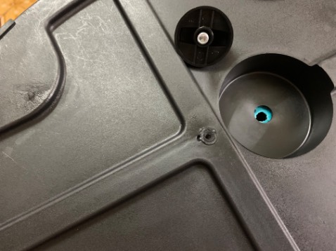 Hàng vn nên làm ko sắc nét, nơi gắn ốc thì hời hợt