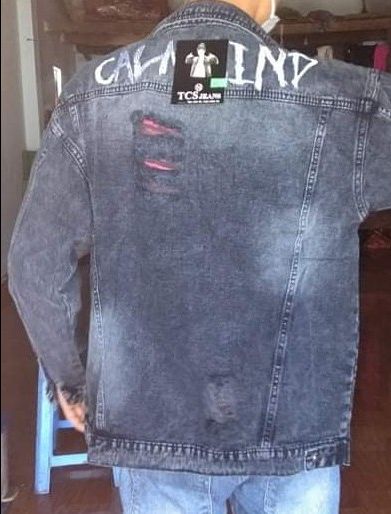 sau áo sao ko giống vậy.?