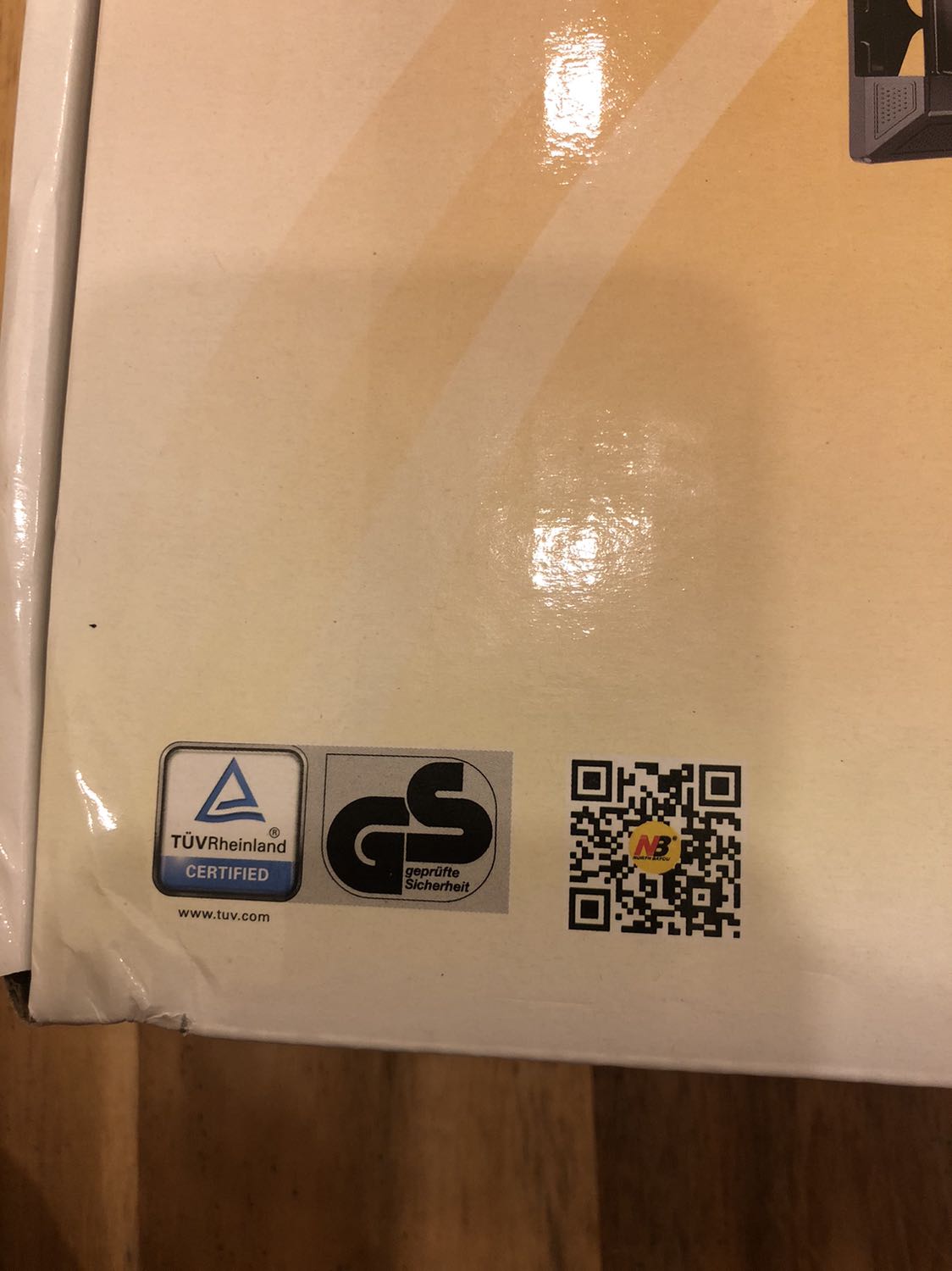 Mình là giám khảo khó tính đánh giá sản phẩm cực kỳ tinh xảo và chất lượng...hãy nhìn vào chất sơn, hãy nhìn vào trọng lượng nặng, được gia công đạt chuẩn ISO TUV...khuyên dùng. Mình mua được giá hời với code giảm còn 200k