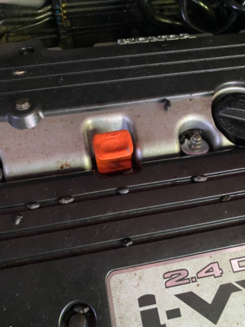 Nói chung là xịt cho vui thôi, đâu vẫn còn đấy, trước khi xịt đã rửa sạch khoang máy, đợi máy nguội mới xịt, sau 2 ngày thì phân chuột, nước đ.ái, dấu chân chuột vẫn tung tăng trên nắp máy có phần nhiều hơn trước. Chắc tụi nó khoái hàng 3M. 😂