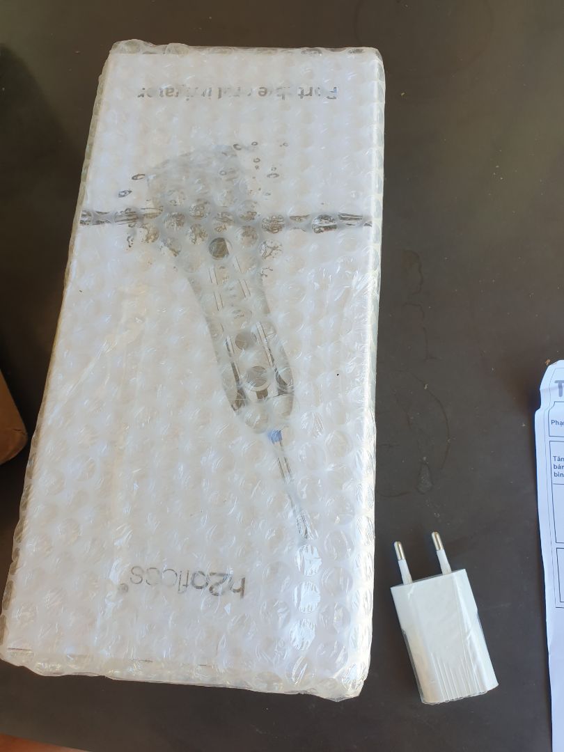 Vừa nhận hàng đem ra *** ngay, ban đầu chưa quen dùng nên hơi vướng. Sản phẩm đúng như mô tả. Dùng mức 1 mức 2 thấy cũng ok rồi. Tăng lên mức khác mạnh hơn, sẽ dùng thử các mức cao hơn khi quen dần. Sản phẩm có túi đựng mang đi khá tiện lợi. Các vật dụng đi kèm được đóng gói đầy đủ đúng như mô tả. Về độ bền chắc phải cần thêm thời gian mới có đánh giá chính xác. Nói chung rất hài lòng với sản phẩm và thời gian cũng như thái độ tốt khi giao hàng.