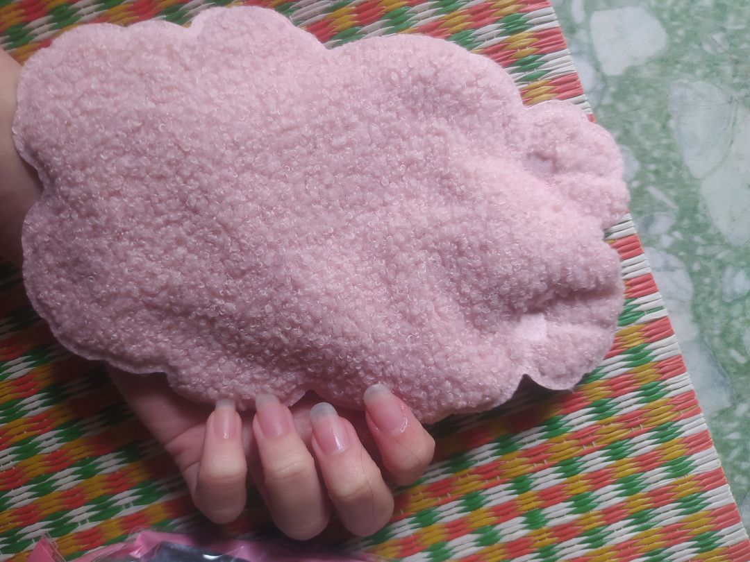 shop giao hàng nhanh lắm luôn ạ, mới đặt mấy hôm đã nhận rùiii, túi chườm cute hình như ảnh luôn ạaa, sẽ ủng hộ shop lâu dài