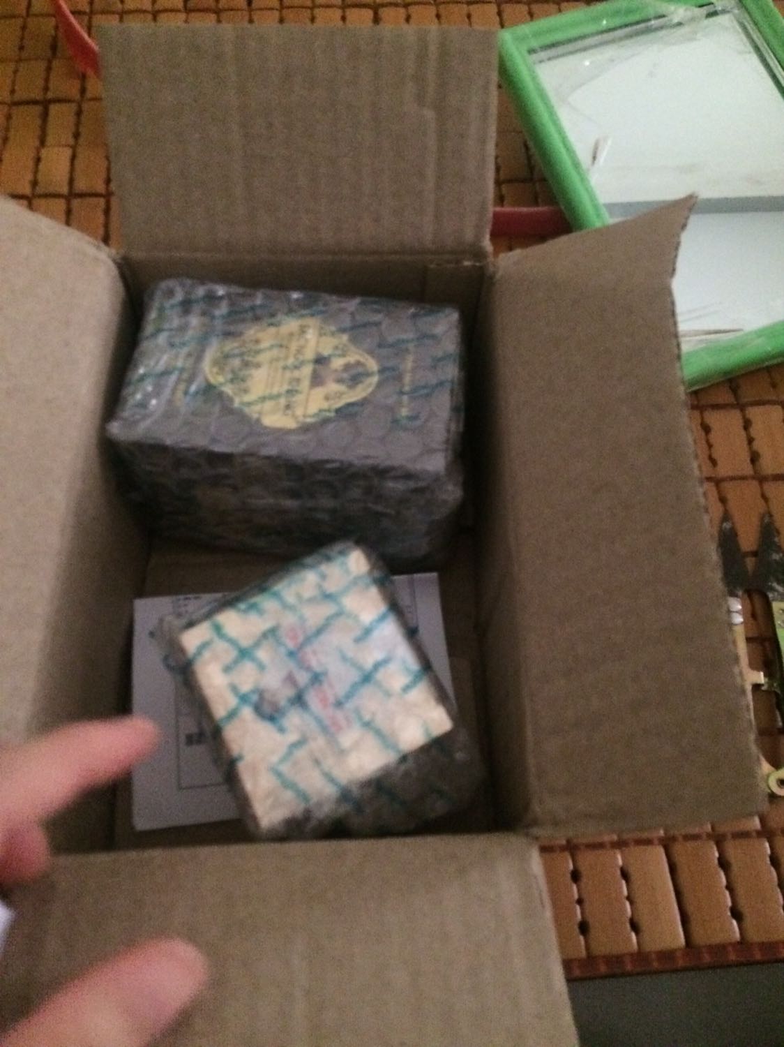 Giao hang nhanh, nhận hàng tình trang tốt, hạn sử dụng còn xa. Se quay lại sau 1 tháng uống để đánh giá kết quả Giao hang nhanh, nhận hàng tình trang tốt, hạn sử dụng còn xa. Se quay lại sau 1 tháng uống để đánh giá kết quả