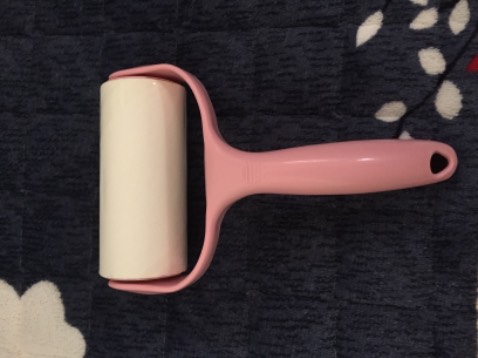 Không thấy kèm 2 cục dự phòng nên mình hơi thất vọng với số tiền đã bỏ ra :( Lắp vào cũng cứng và giấy không được dính cho lắm. Mong shop sẽ cải thiện chất lượng sản phẩm hơn.