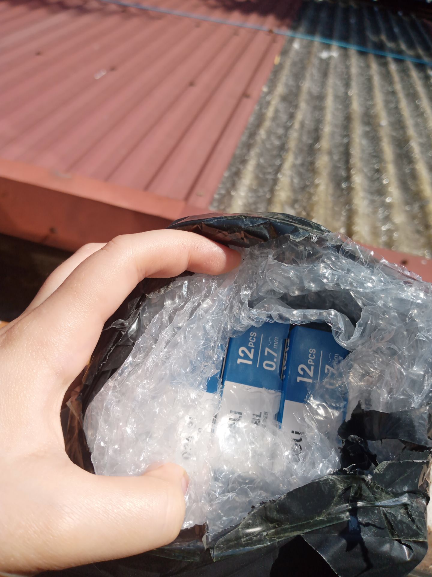 tuyệt vời ✨ giá rẻ hơn so với chất lượng nên mình quất liền 5 hộp. lần đầu mua, viết rất thích, nhẹ, chắc chắn, thiết kế xịn xò, giao hàng như dự kiến, ncl ưng cái bụng ạ 🥲💦