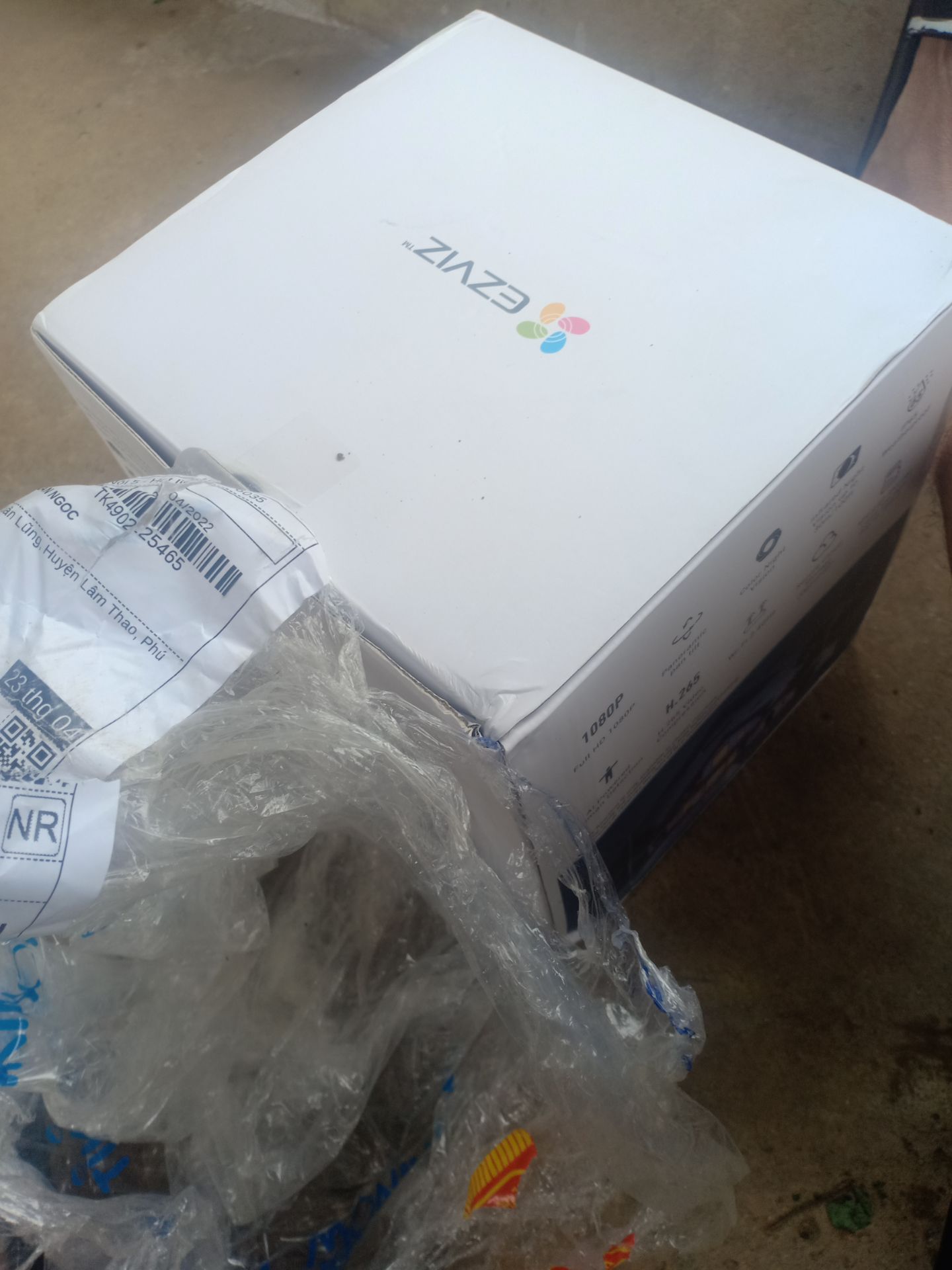 tôi mua tiki lần cuối cùng camera đóng gói sơ sài ngoài 1 cuốn 1 lớp nilon camera khởi động thì chục chặc 😡