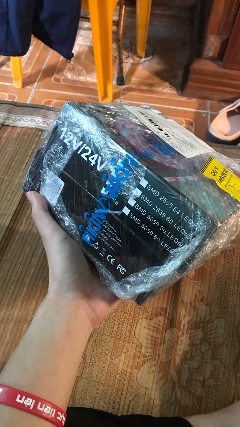 sau một tháng thì em nó đứt một đoạn không lên đèn , mọi thứ đều ổn , mọi người vẫn nên mua nha