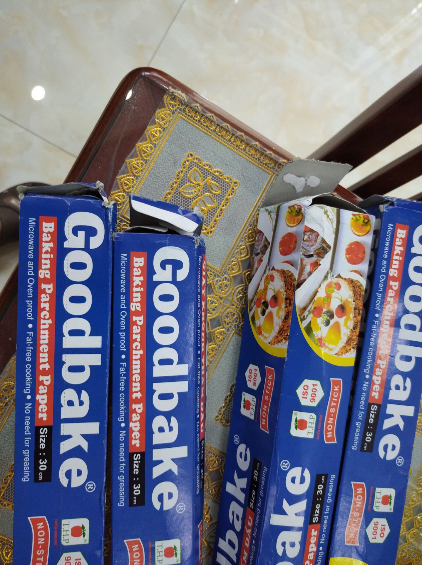 thất vọng cực kỳ. mua 4 hộp thì toàn bộ 4 hộp đều bị gỡ niêm phong cả 2 đầu hộp. hình như đây là hàng ai đã mua khui ra không dùng, trả lại rồi đem bán lại cho mình