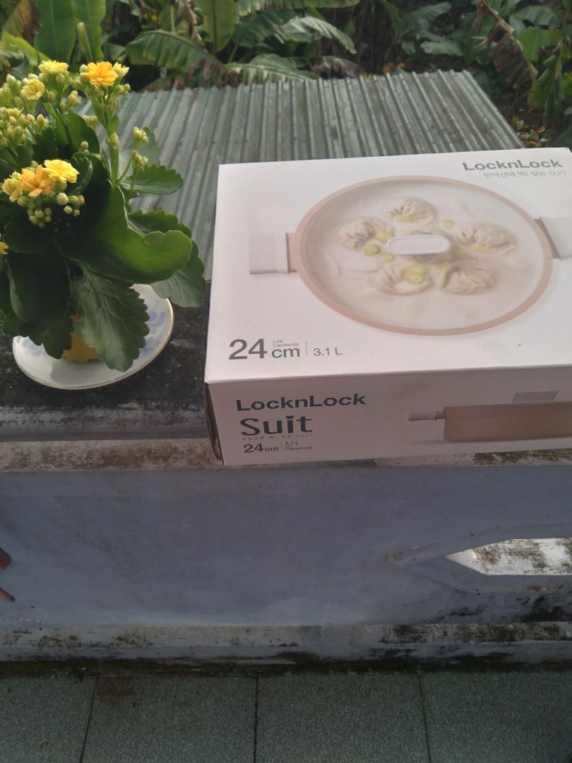 Nồi đẹp, tay cầm rất chắc chắn, vệ sinh dễ dàng, màu sáng đẹp rất thích!