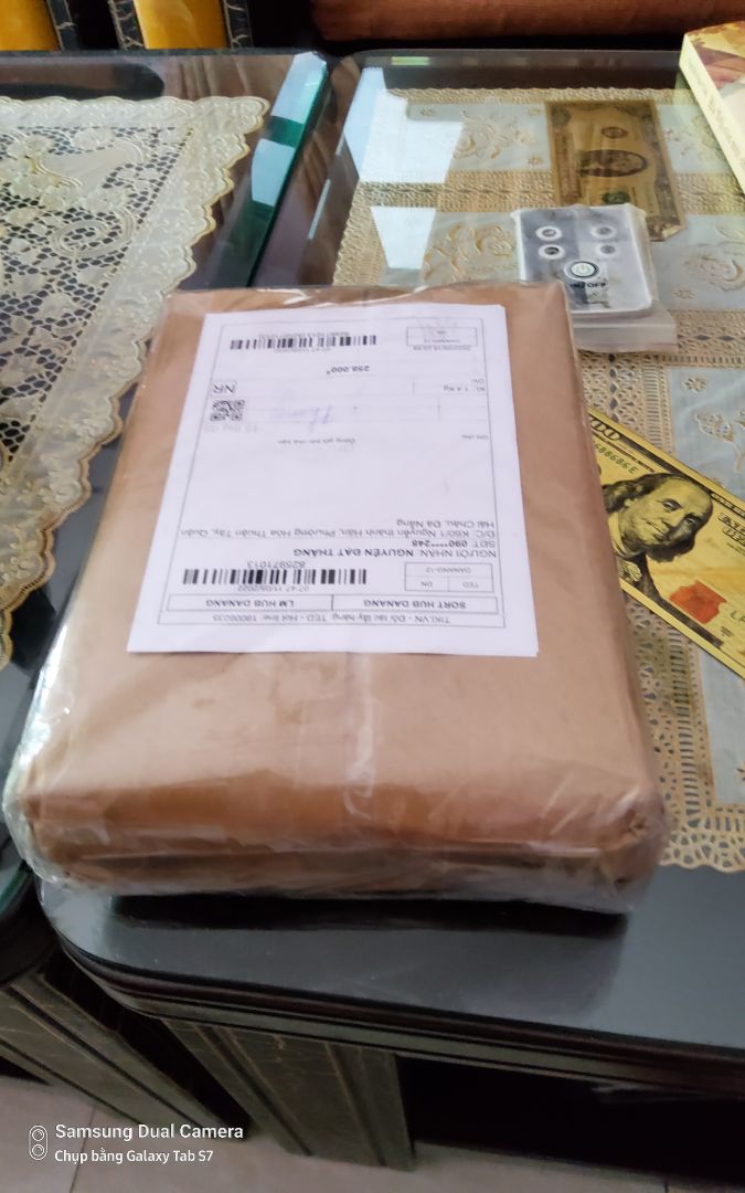 Đã biết đến cuốn này qua series phim Ancient Alien trên kênh History. Không nghĩ sẽ có bản tiếng Việt. Cuốn sách đáng mua và đáng đọc.