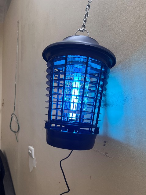 Mình mua dùng cho nhà mình và mua giúp cho người khác rất nhiều lần rồi. Đèn này bắt muỗi và côn trùng rất hiệu quả. Bóng đèn công suất 15W làm đèn ngủ cũng OK