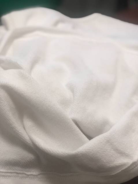 Tôi rất không hài lòng sản phẩm này, quảng cáo thun lạnh, mà nhận hàng là thun như bao bố. Shop làm ăn không uy tín, mong mọi người đừng mua sản phẩm này.