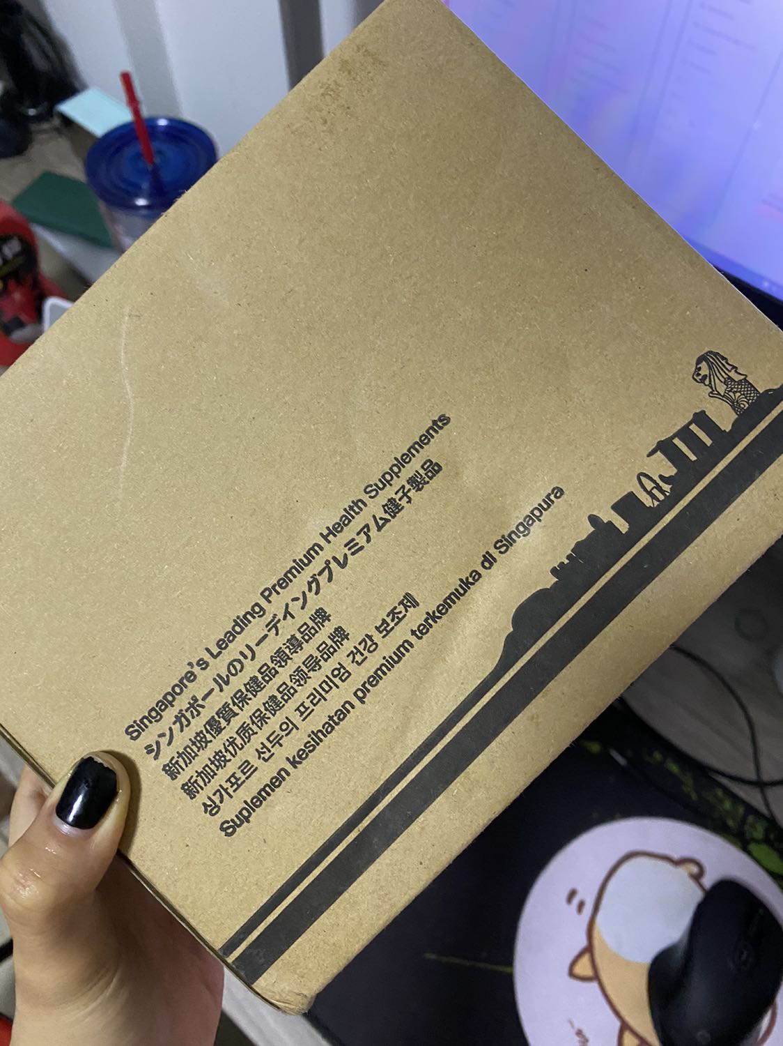 Đóng gói chắc chắn, hàng quốc tế giao tầm 10 ngày khá oki, ưng lắm. Mình mua cho ba mẹ, người lớn hay bị đau khớp nên bổ sung các chất như này.