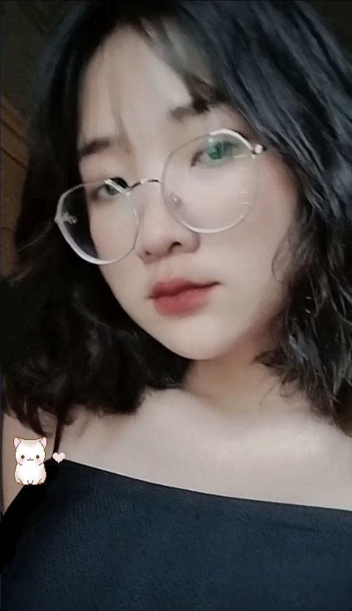 sách đóng gói chắc chắn, giao hơi chậm nhưng chất lượng lắm lun, ndung sách thì phù hợp với những bạn ôn thi hsg nhaaa