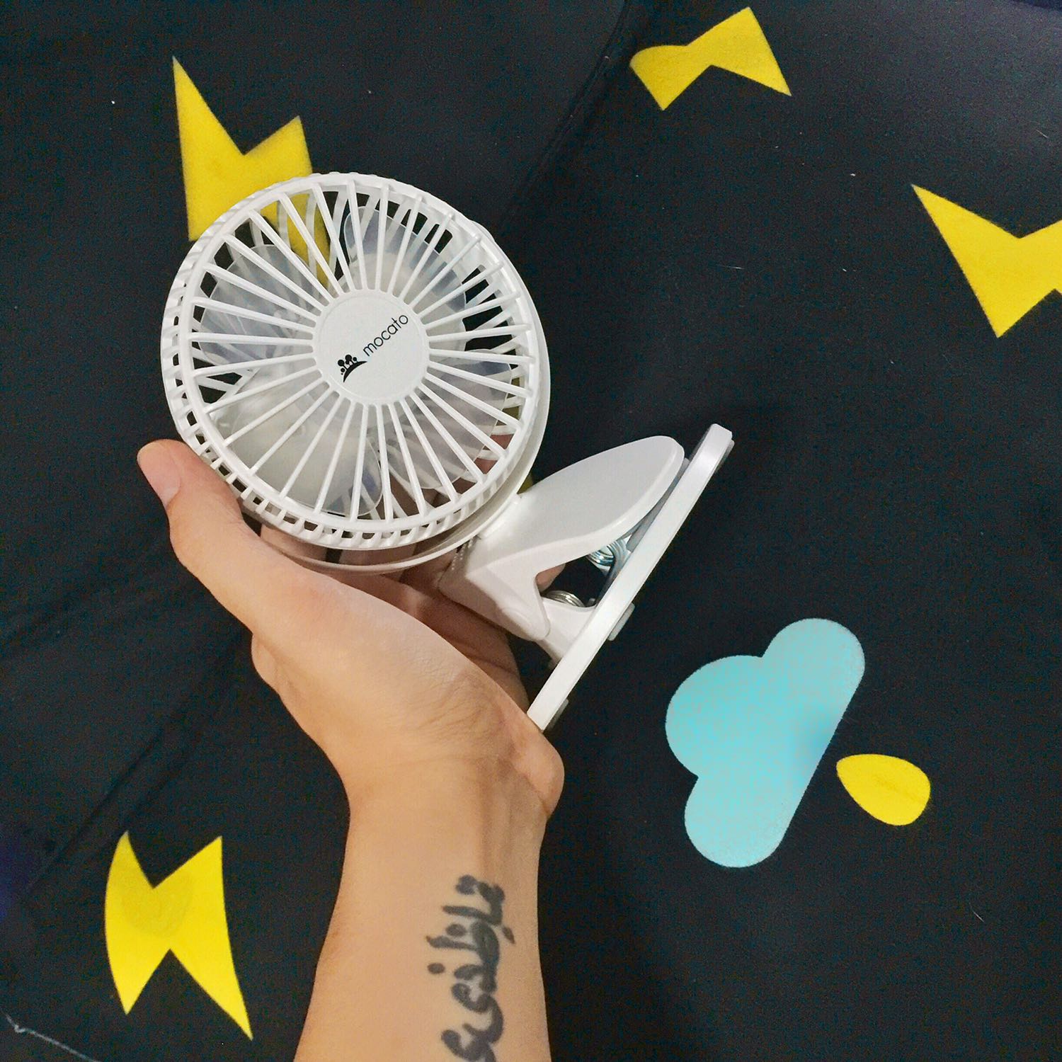 Mình mới nhận đc quạt nhỏ gọn mà siêu máttt luôn , có 3 nấc đế kẹp chắc chắnnnn ?? chắc sẽ mua thêm để cho ng nhà mang đi du lịch thì siêu tiện lợiiii